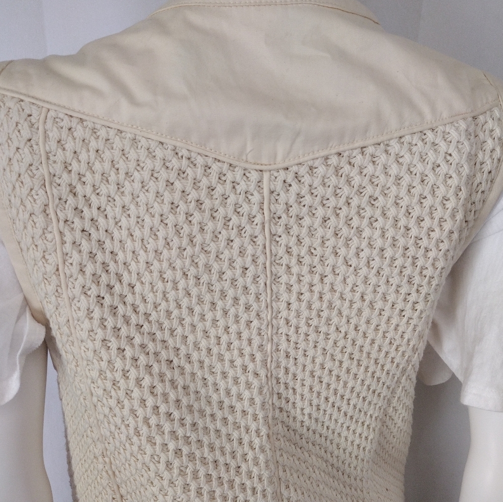 Cream white vest in Small - Picture 8 of 12